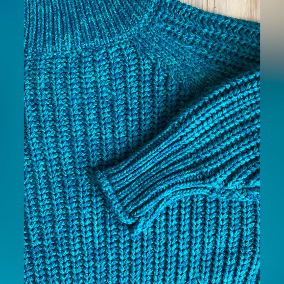 Forever 21 Cropped Chunky Knit Sweater - Picture 6 of 7